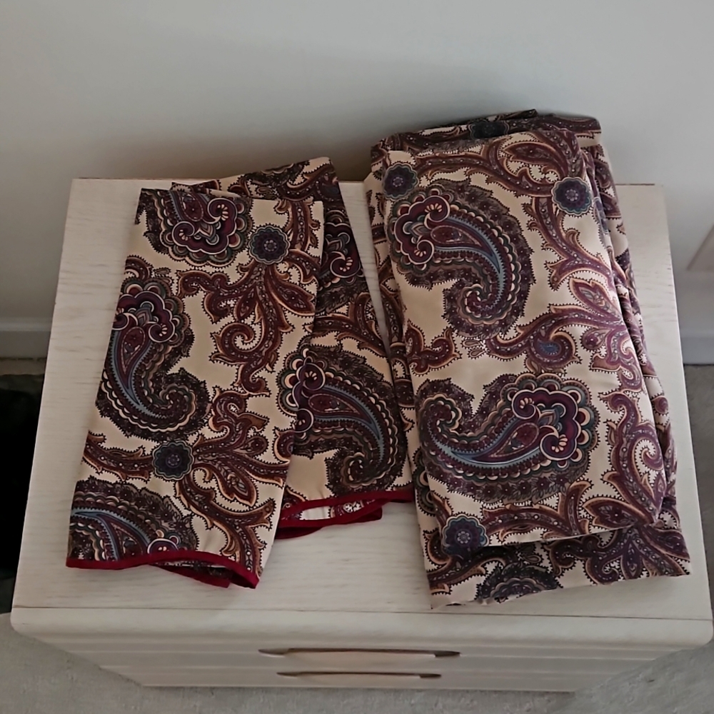 Vintage Springmaid Moody Brown And Burgundy Paisley Print Bedsheets Set